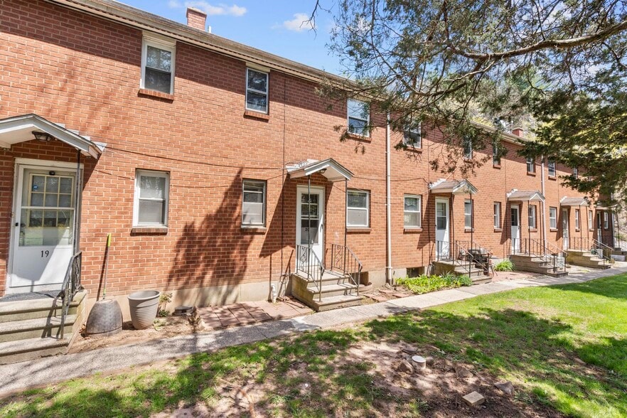 Building Photo - 75 Saltonstall Pky