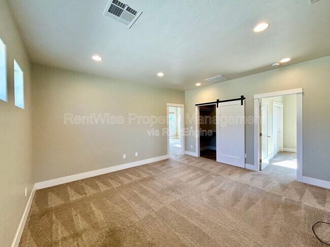 Building Photo - 3712 S Caddis Pl