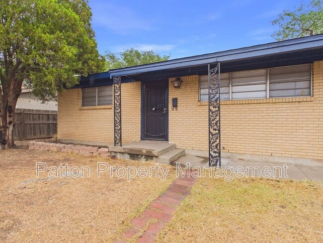 Building Photo - 3319 Teckla Blvd
