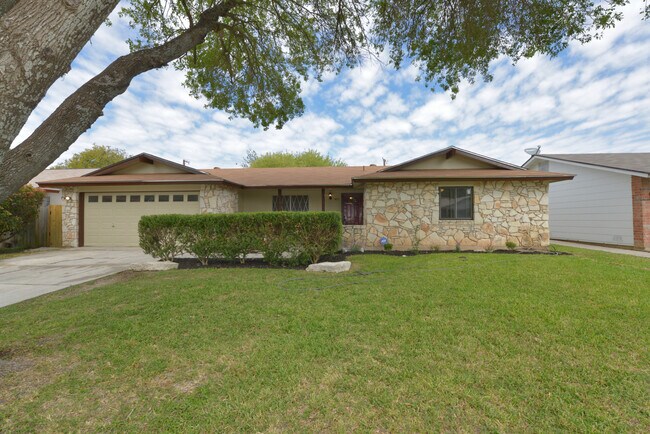 Primary Photo - Beautifully remodeled 3 bed - 2 bath in Ki...