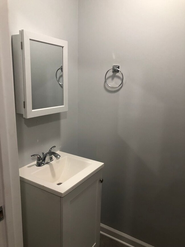 Building Photo - Voucher Approved 2 Bedroom with Den or 3 Bedroom Voucher 1.5 Bathroom