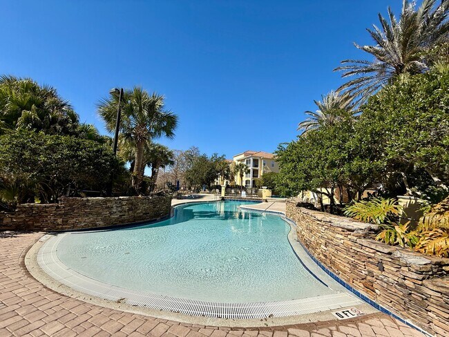 Building Photo - Immaculately updated 3/2.5 Three-Story Maitland Condo in Visconti!