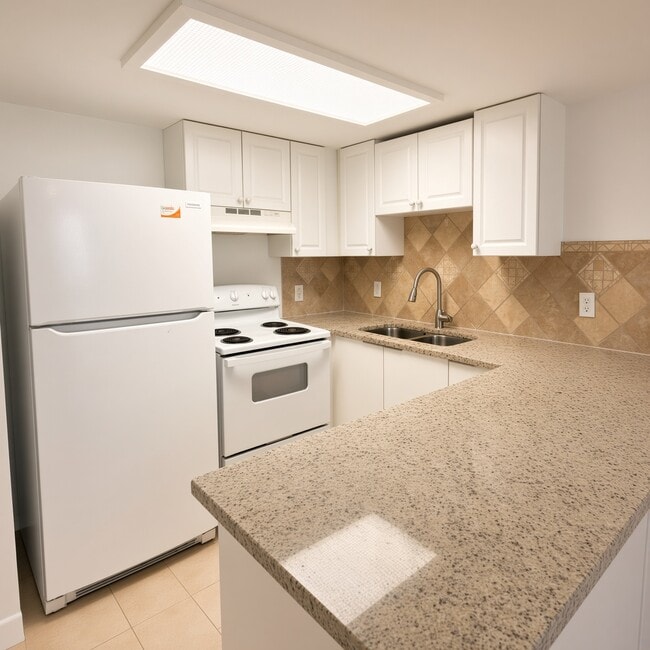 Building Photo - 11470 Char Ann Dr