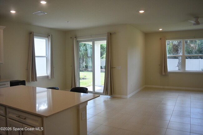 Building Photo - 5039 Sunnytime St