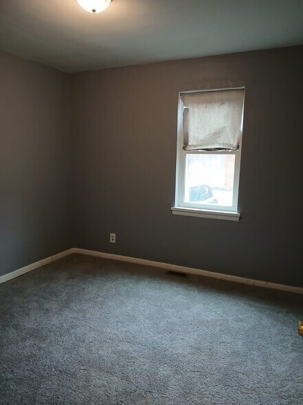 Building Photo - 1950 Nelawood Rd