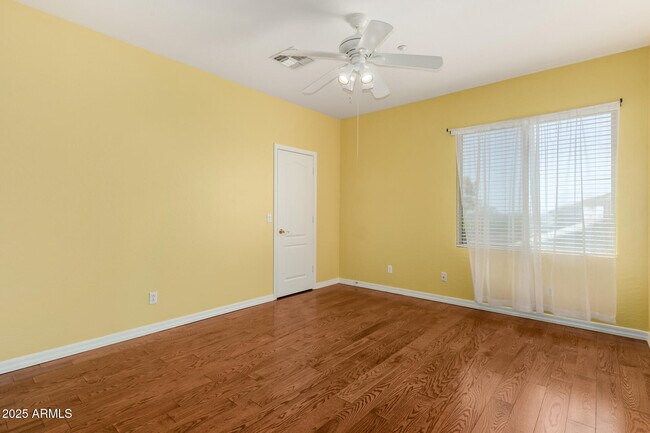 Building Photo - 10573 E Sheena Dr