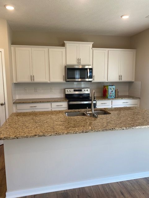 Building Photo - 314 Sandburg Dr