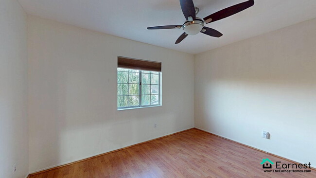 Building Photo - Charming 4-Bed/2.5-Bth Home in Prime Santa...