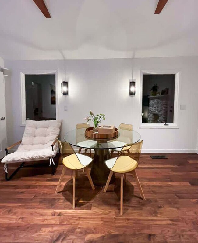 Building Photo - 522 Cascade Dr