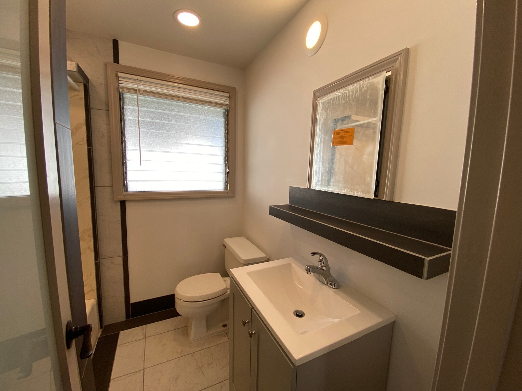 Bedroom bath - 3716 Claudine St