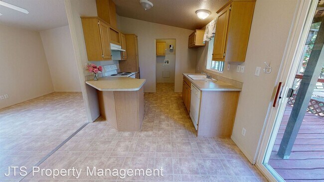 Building Photo - 3 br, 2 bath House - 2410 Central Avenue