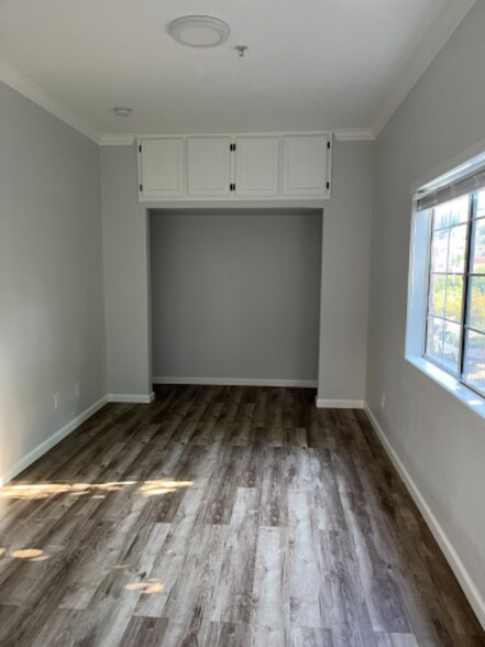 Building Photo - 1072 Laguna Ave