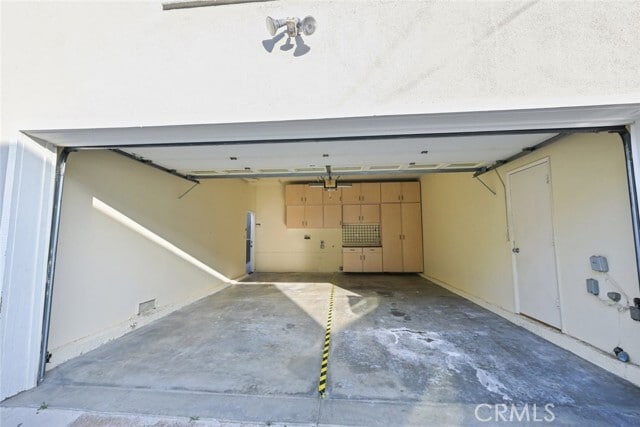 Building Photo - 411 Goldenrod Ave