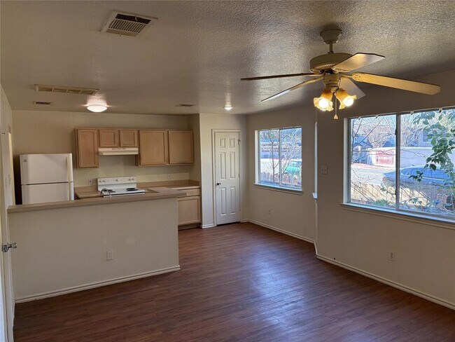 Building Photo - 111 Cedar Ln