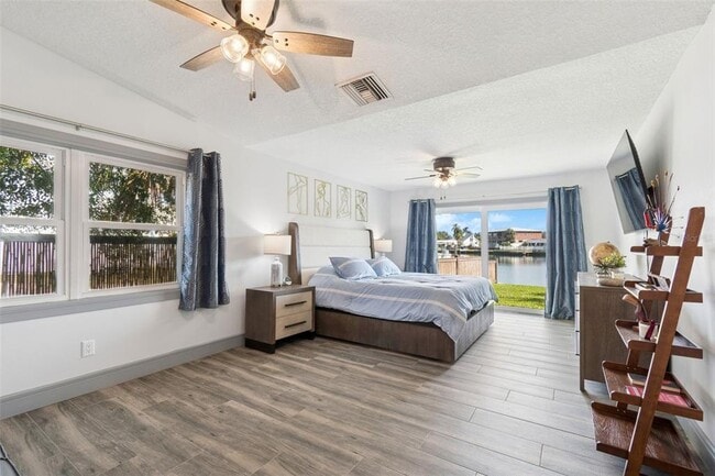 Building Photo - 292 Sunlit Cove Dr NE