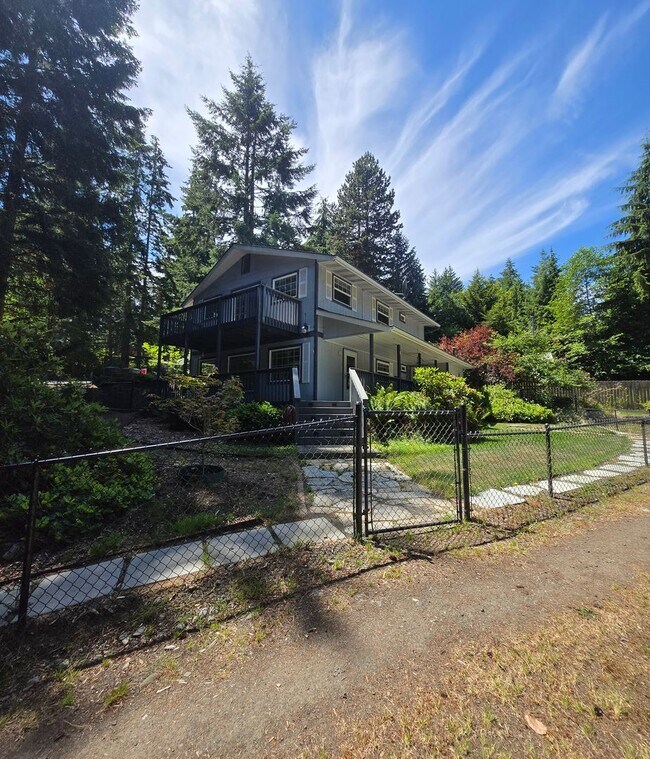 Building Photo - 31 Salal Way