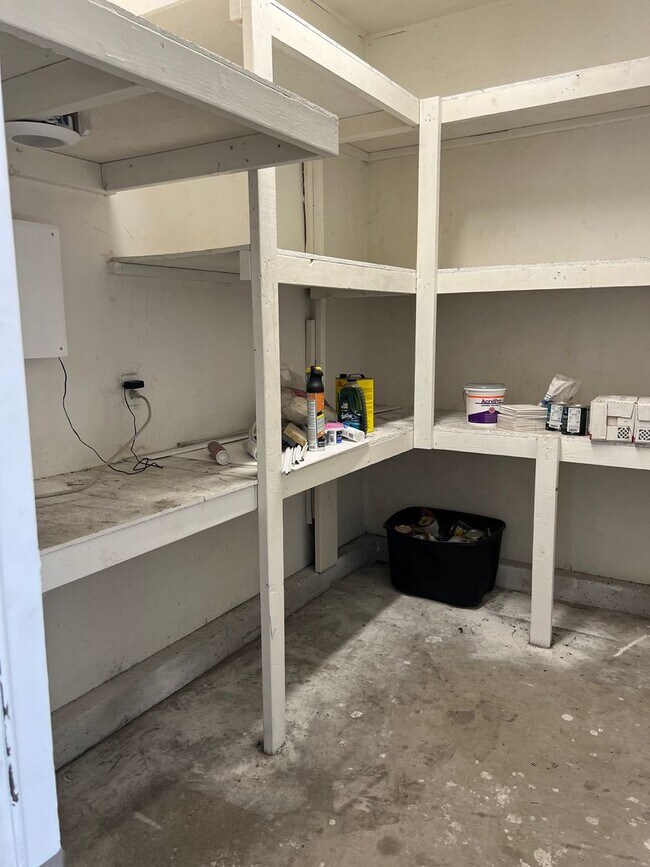 Building Photo - THIS IS A LEASE TAKEOVER - PLEASE CONTACT ...