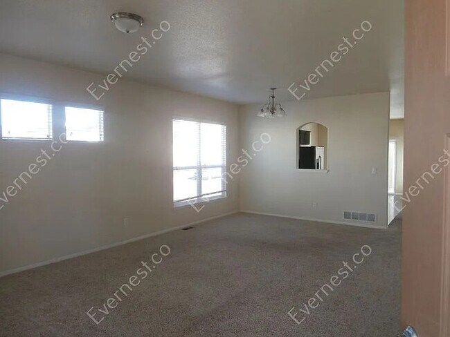 Building Photo - 3-Bed/ 3-Bath Modern Town Home with Attached Garage and Front Porch /Voucher Accepted/Available S...