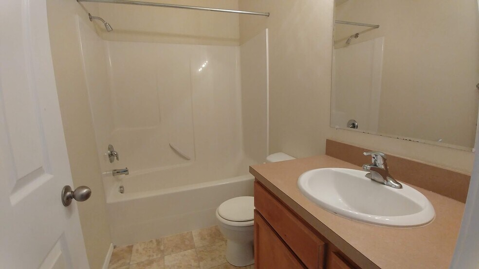 Building Photo - 530 SW Winter Cir