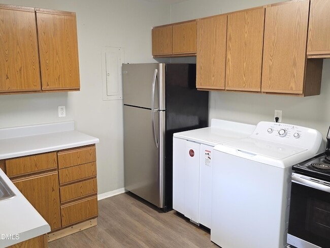 Building Photo - 409 Rose Ln