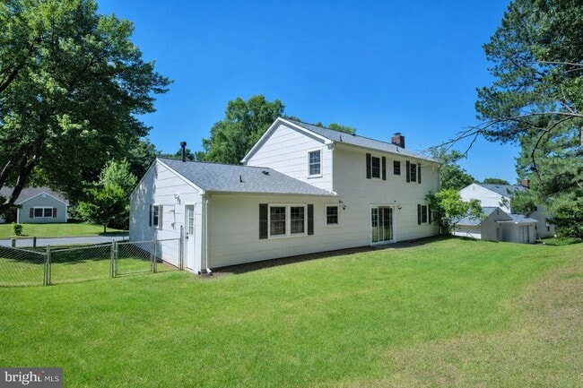 Building Photo - 8812 Churchfield Ln