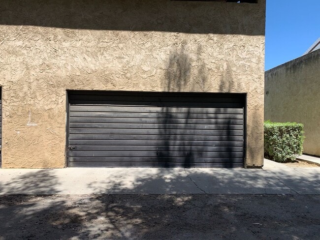 Building Photo - 4401 Parkwood Ct