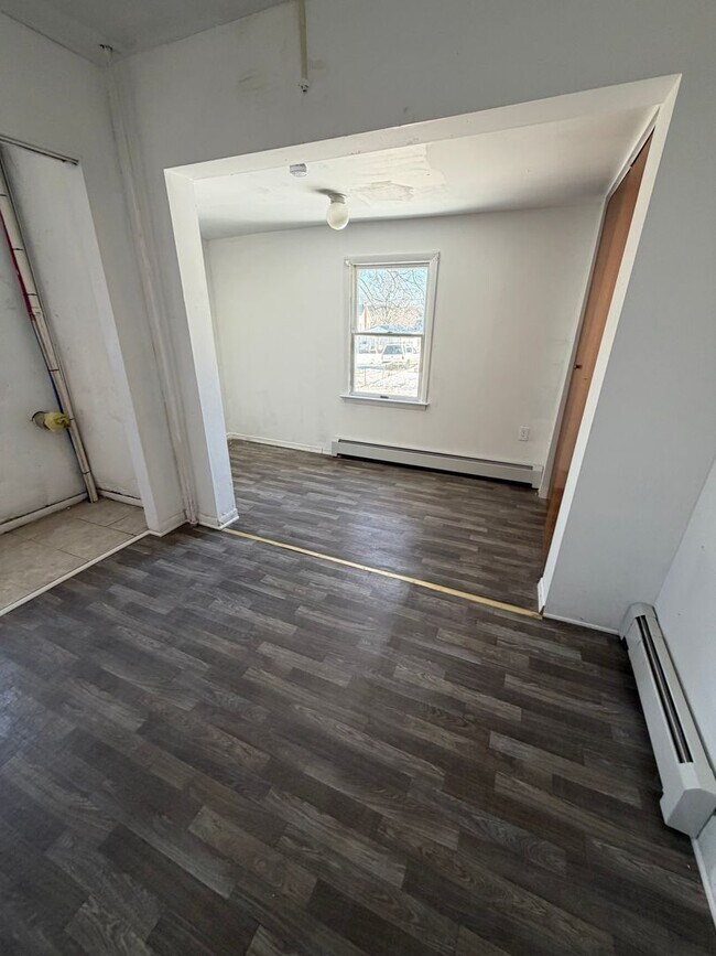 Building Photo - 49 S Front St