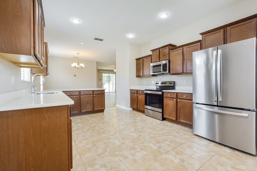 Building Photo - 5736 Coquyt Dr