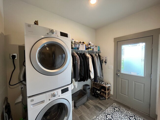 Building Photo - **OFFERING WAIVED APPLICATION FEES & $150 ...