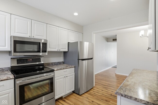 Building Photo - 4 Druid Hill Ct