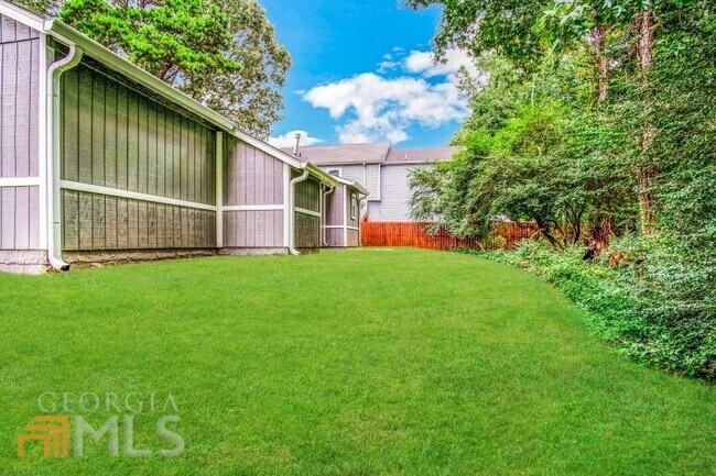 Building Photo - 2312 Leslie Brook Dr