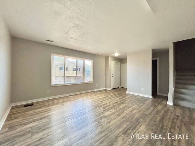 Building Photo - 9117 E Nassau Ave