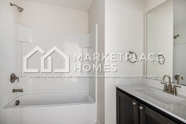 Building Photo - 10917 Gray Mare Dr