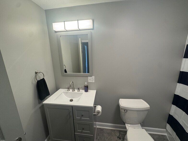 Bathroom - 246 Reservoir Rd