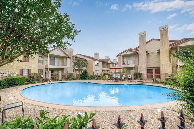 Building Photo - 2120 El Paseo St