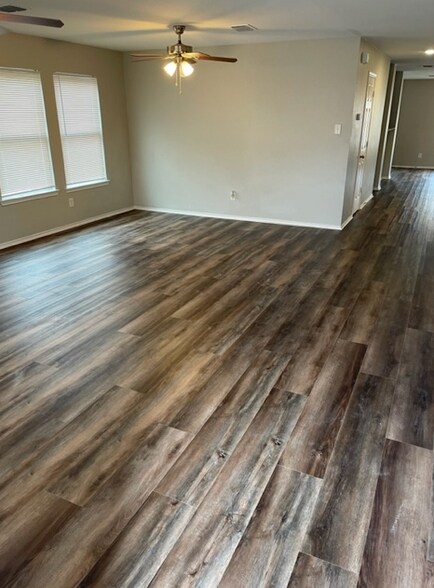 Building Photo - 9020 Garden Springs Dr