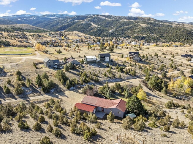Building Photo - Hillside Hideaway in Historic Virginia Cit...