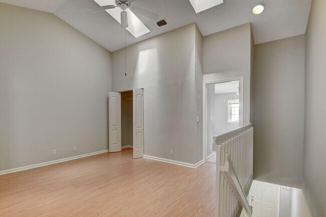 Building Photo - 6987 Oak Bridge Ln