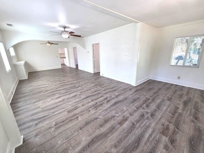 Building Photo - 345 W Kanai Ave