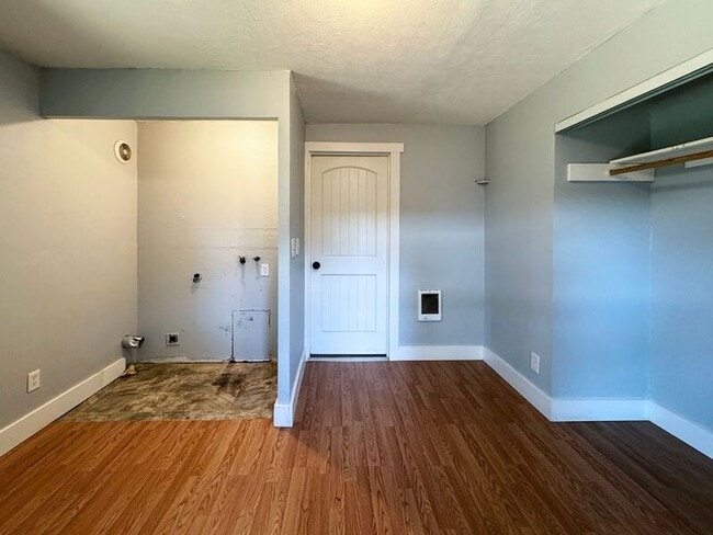 Building Photo - 519 Cinderella Loop