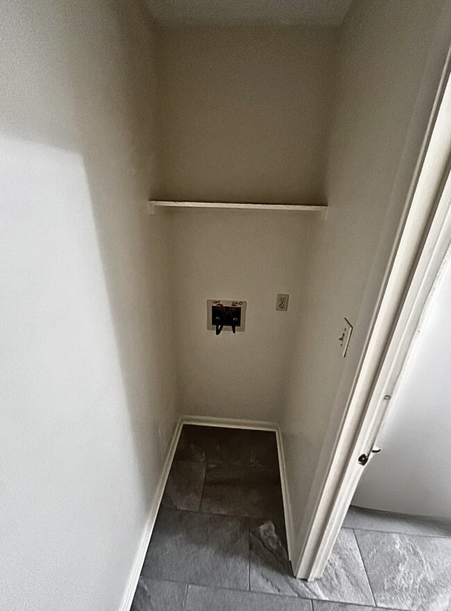 Building Photo - 111 Mallard Dr