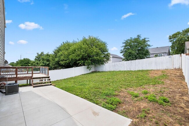 Building Photo - RENTAL PENDING