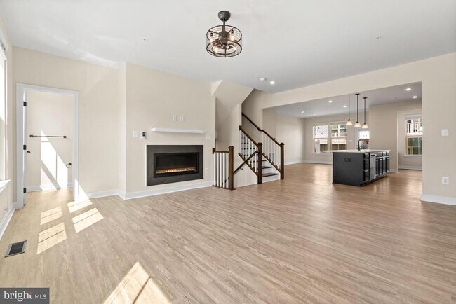 Building Photo - 6056 Murray Terrace