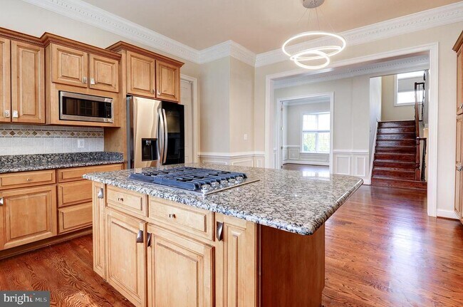 Building Photo - 4303 Evergreen Ln