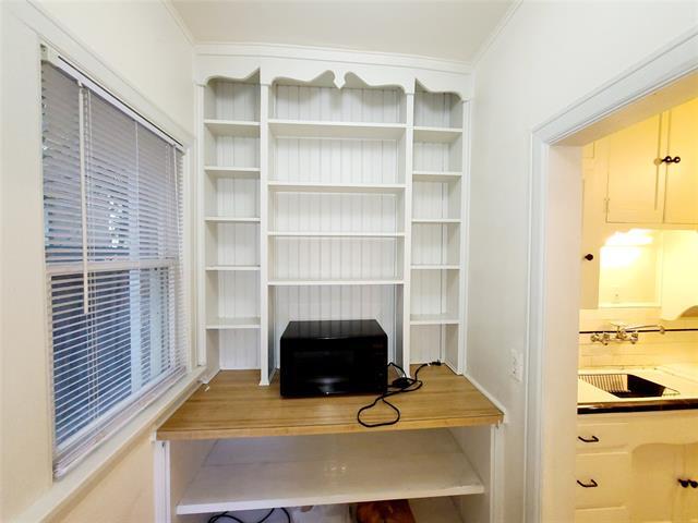 Building Photo - 6202 Goliad Ave