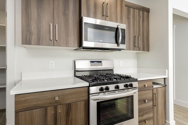 Building Photo - 4 bed | 2 1/2 bath | 2 car garage in Desert Canyon with washer/dryer/fridge