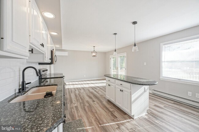 Building Photo - 123 Thies Rd