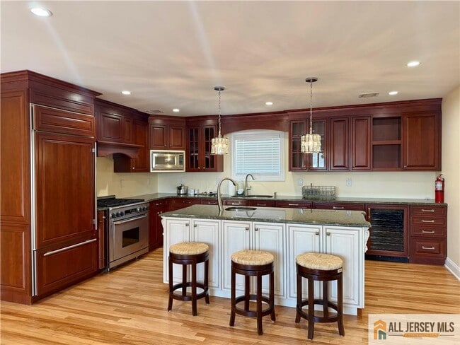 Building Photo - 1084 Stelton Rd