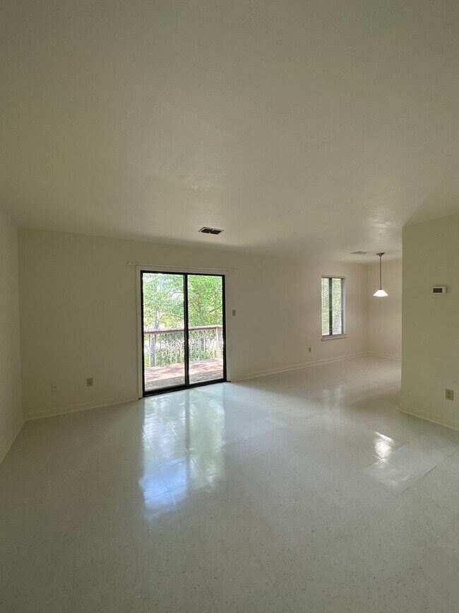 Building Photo - 3708 Donovan Dr