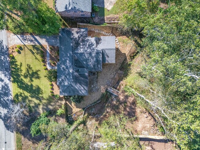 Building Photo - Move in before December 31st and get $100 OFF your rent for the first 3 months — PLUS a $250 Amaz...